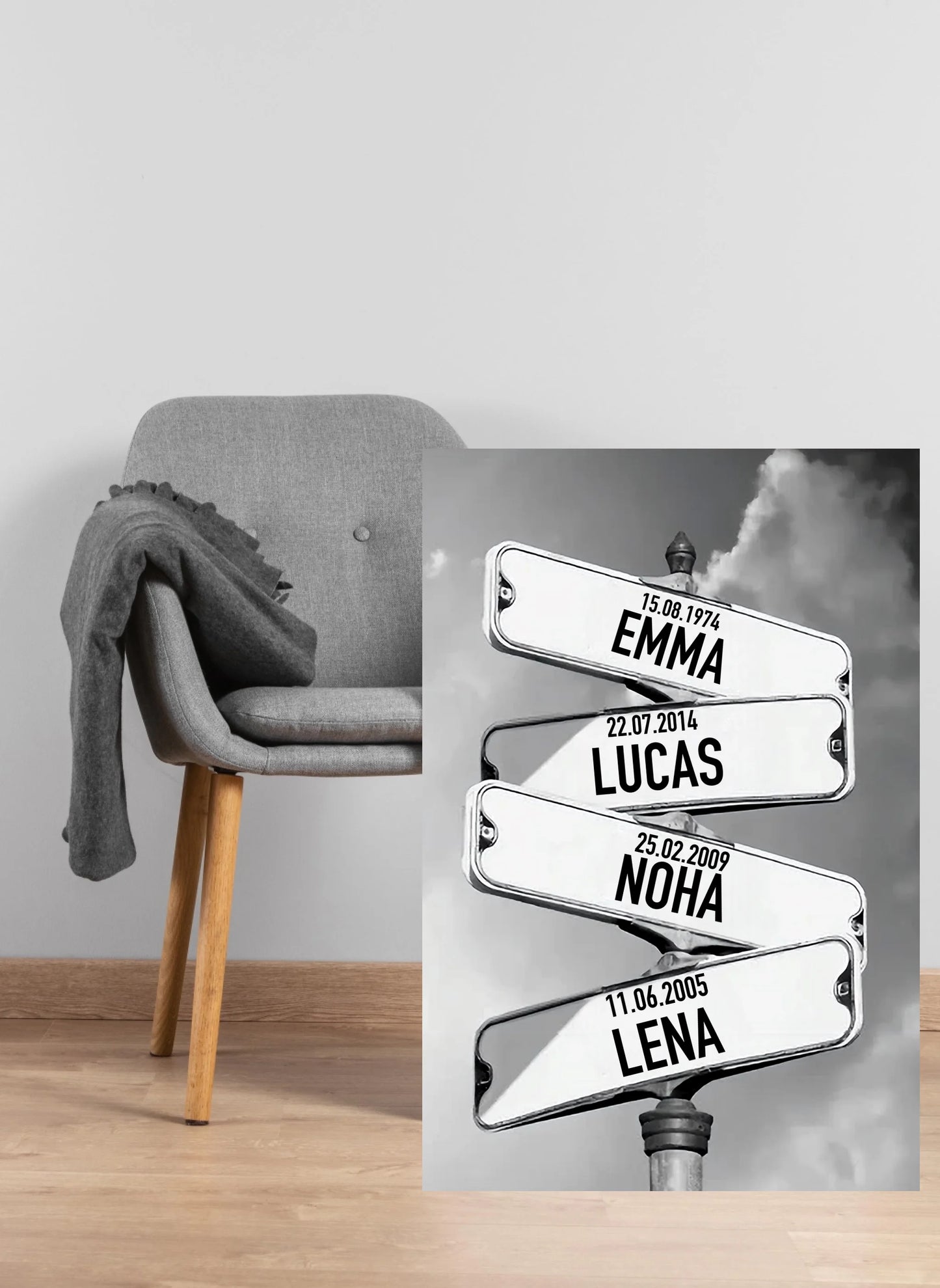 cadre-maquette-a-cote-de-la-chaise